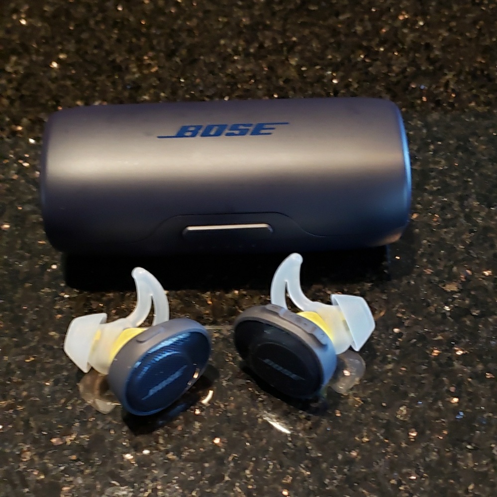 COPY - Bose SoundSport earbuds Navy